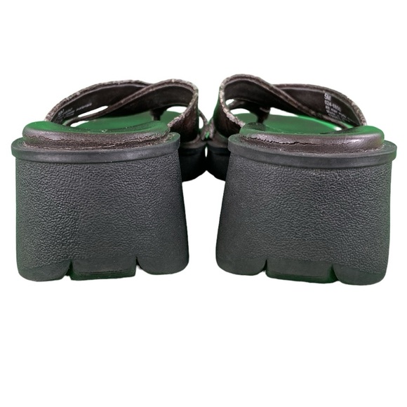 Cabin Creek Black Chunky Thong Sandal - Picture 10 of 16